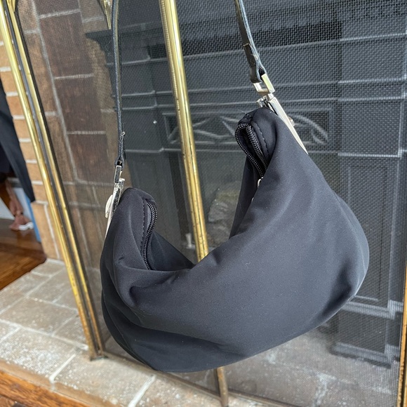 G adjustable black shoulder bag purse - Picture 4 of 9